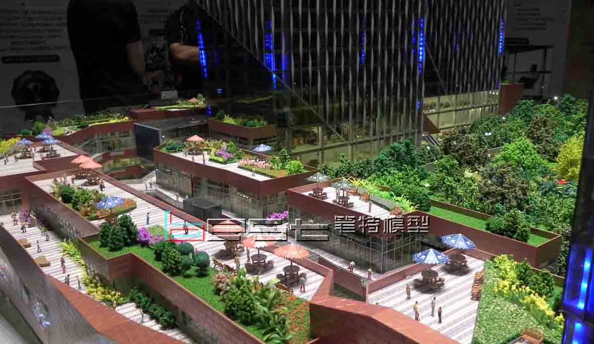 <a href='#link'></a>